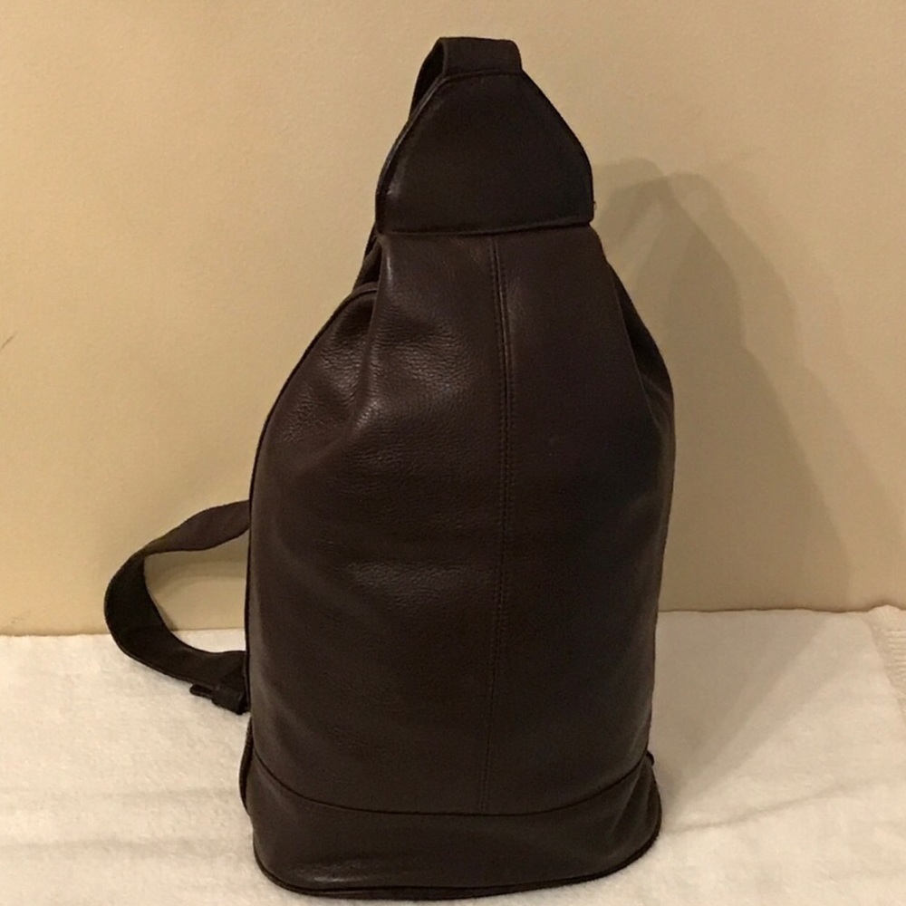Perlina NewYork soft leather sling bag